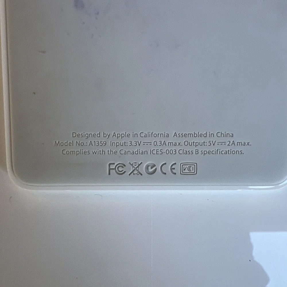 Apple iPad Keyboard Dock A1359 30-Pin 1st, 2nd Generation iPad Accessory